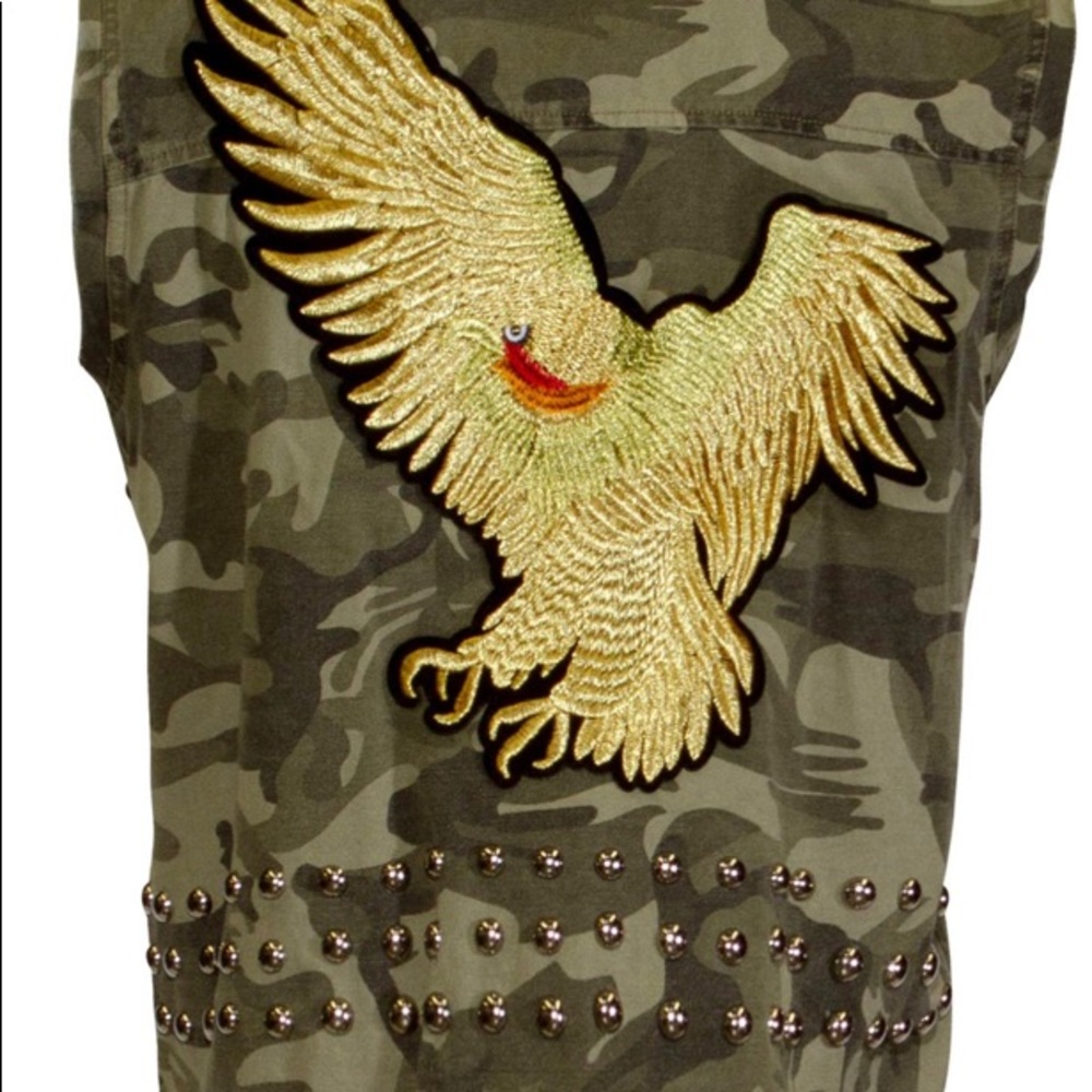 NWT Robin’s Jean studded camo vest